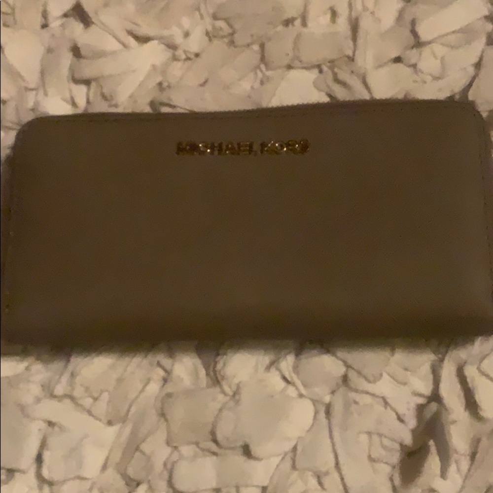 Michael kors wallet